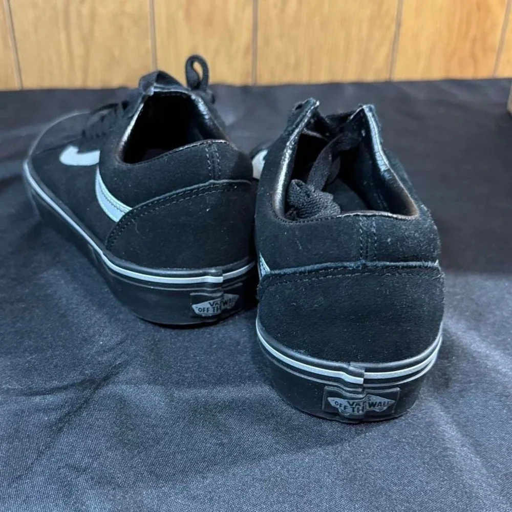 Black Vans Old Skool trainers with silver metalic stripe Size 10 Womens